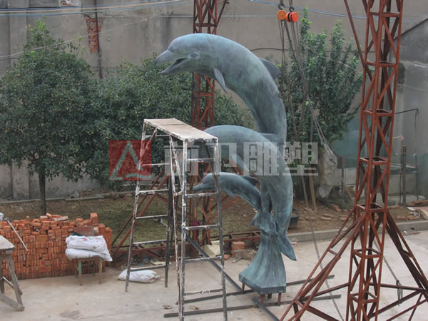 马山圣园：《海豚》