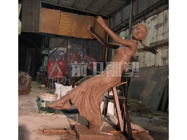 世纪广场：制作泥稿