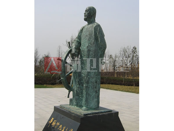 无锡东亭广场华衡芳、李申像