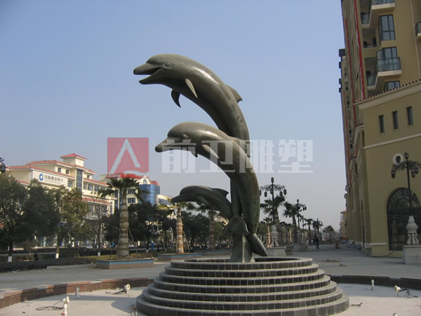 马山圣园：《海豚》