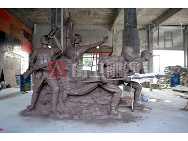 张家港新四军纪念馆：《冲锋》群雕
